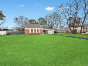17 Groton Lane, Coram NY 11727