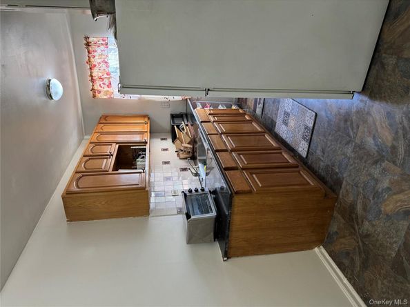 745 E 231st Street 3F, Bronx NY 10466