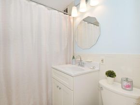 4 Birchwood Court 1O, Mineola NY 11501