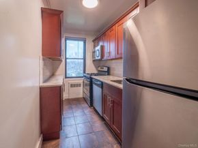 15010 71st Avenue 3F, Kew Garden Hills NY 11367