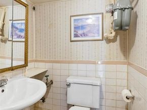 7709 82nd Street, Glendale NY 11385