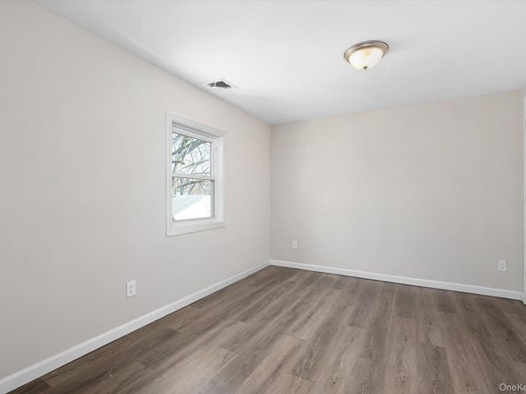 8 E 14th Street, Huntington Station NY 11746