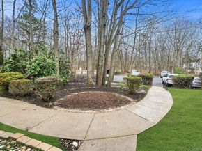 15 Birchwood Road, Medford NY 11763