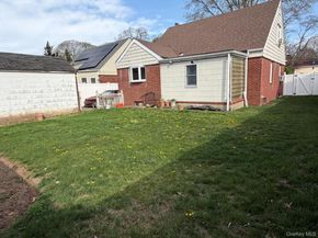 586 Stratford Road, North Baldwin NY 11510