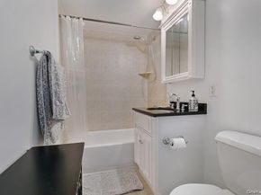 136 Beach 117th Street 4N, Rockaway Park NY 11694