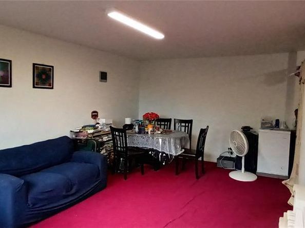 Kew Gardens Rd RD 6N, Richmond Hill North NY 11418