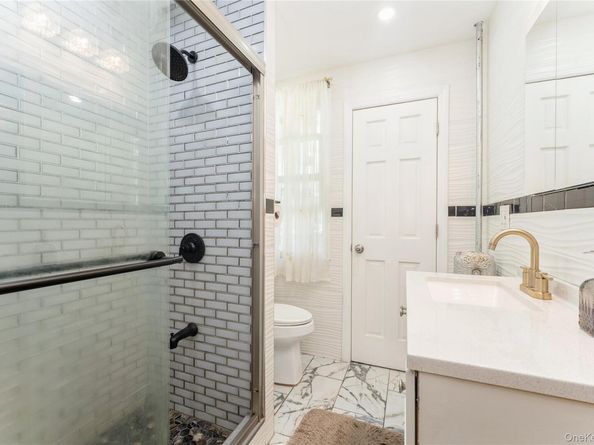 102-15 85th Drive, Richmond Hill NY 11418