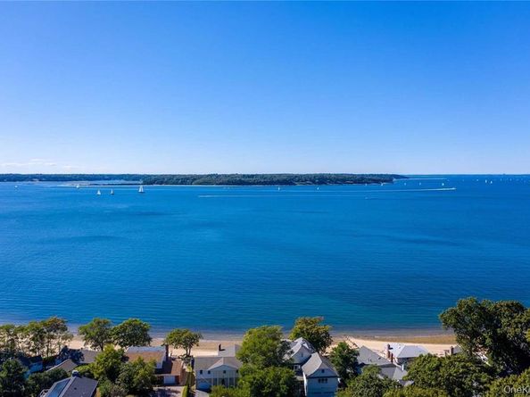 4 Argyle Drive, Northport NY 11768