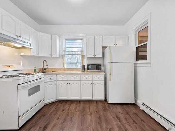 27-28 Humphreys Street, East Elmhurst NY 11369