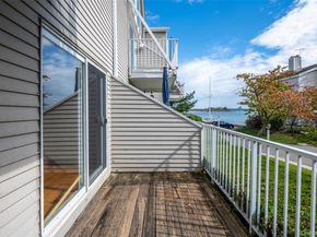 18 Windward Lane 17, Bronx NY 10464