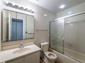 18 Windward Lane 17, Bronx NY 10464