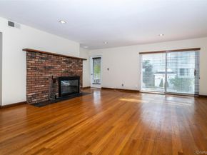 18 Windward Lane 17, Bronx NY 10464