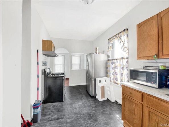 1573 Hollywood Avenue, Bronx NY 10461