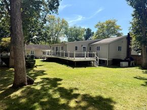 3 Candlestick Court, Dix Hills NY 11746