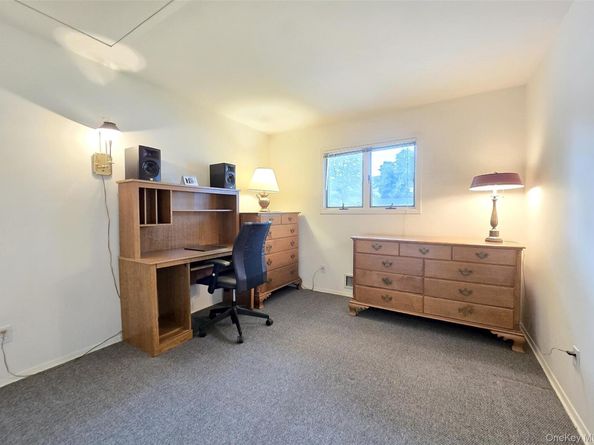 3 Candlestick Court, Dix Hills NY 11746
