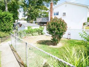 6 Waltie Court, West Babylon NY 11704