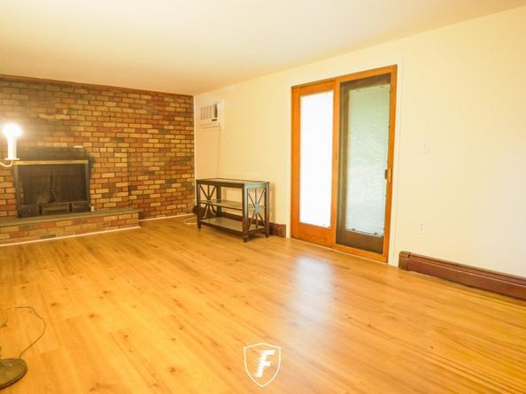 6 Waltie Court, West Babylon NY 11704