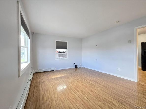 765 Shore Walk, Lindenhurst NY 11757