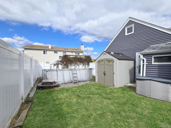765 Shore Walk, Lindenhurst NY 11757