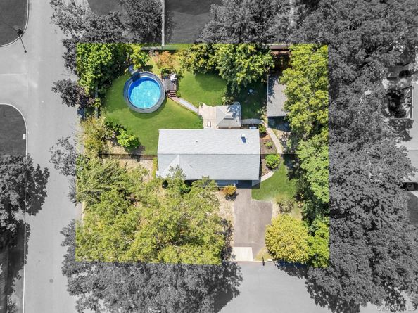 1 Chuck Lane, Selden NY 11784