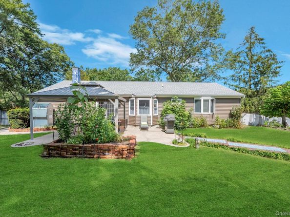 1 Chuck Lane, Selden NY 11784