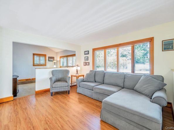 1 Chuck Lane, Selden NY 11784