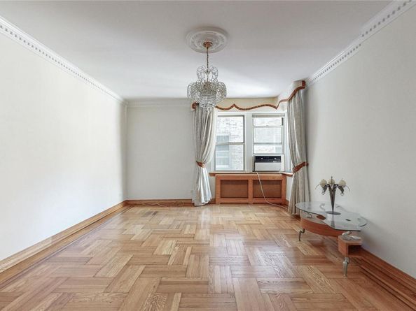 65-41 Booth Street 4A, Rego Park NY 11374