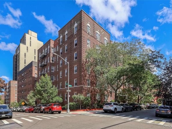 65-41 Booth Street 4A, Rego Park NY 11374