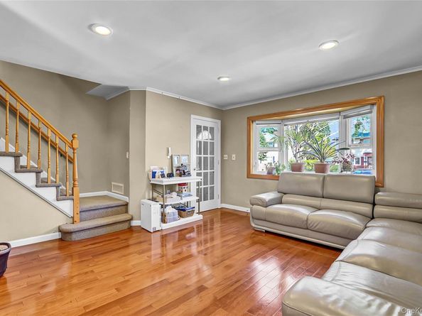 217-18 64 Avenue, Bayside NY 11364