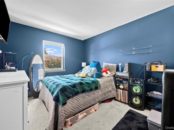 162 Millard 162, West Babylon NY 11704