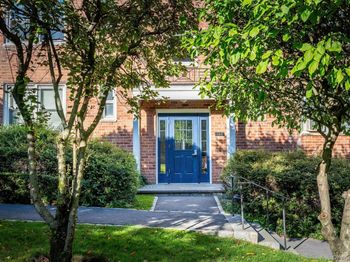 102 Lawn Terrace