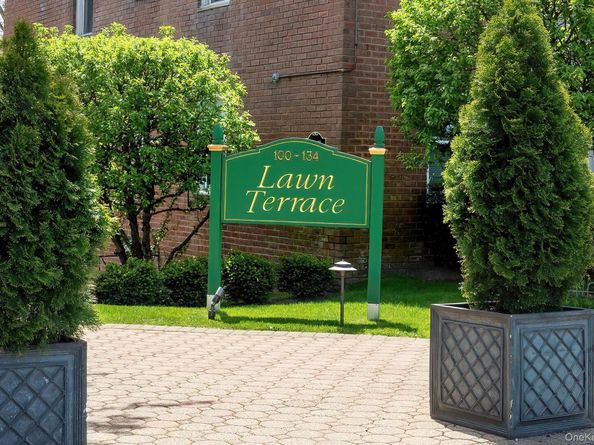 102 Lawn Terrace 2B, Mamaroneck NY 10543