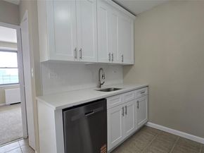 175-20 Wexford Terrace 3S, Jamaica Estates NY 11432