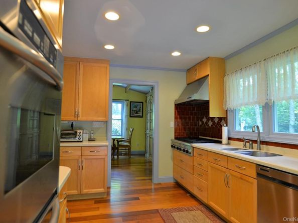 11 West Drive, East Hampton NY 11937