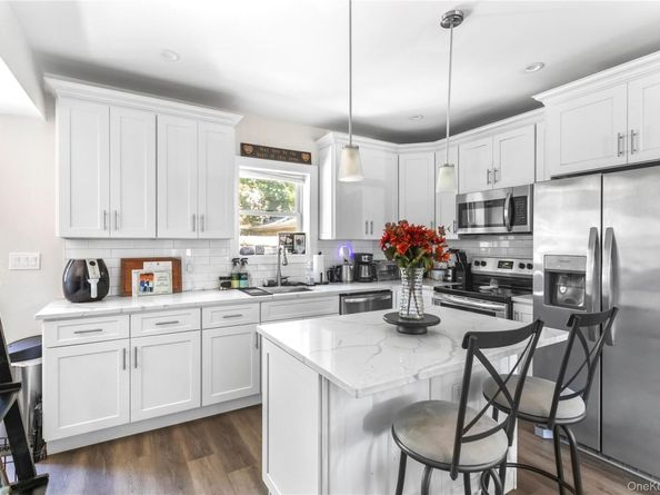 35 Rose Street, Hauppauge NY 11788