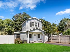35 Rose Street, Hauppauge NY 11788