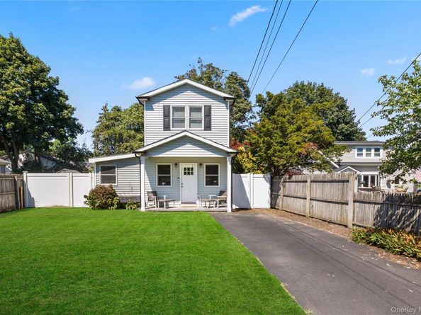 35 Rose Street, Hauppauge NY 11788