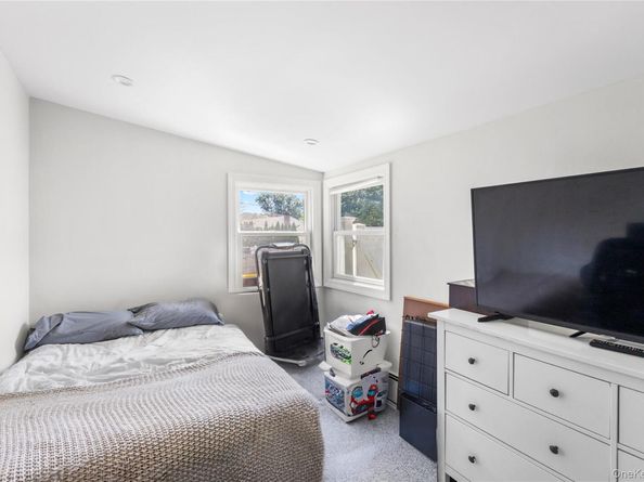 35 Rose Street, Hauppauge NY 11788