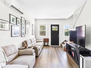 35 Rose Street, Hauppauge NY 11788