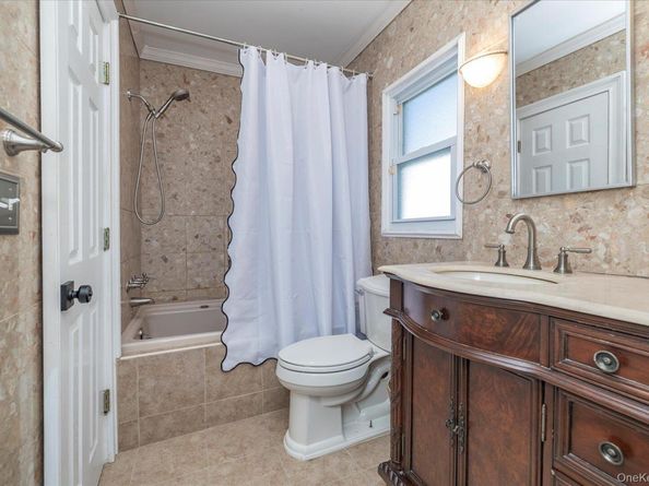 7 Waverly Place, Rockville Centre NY 11570