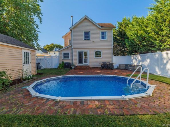 7 Waverly Place, Rockville Centre NY 11570