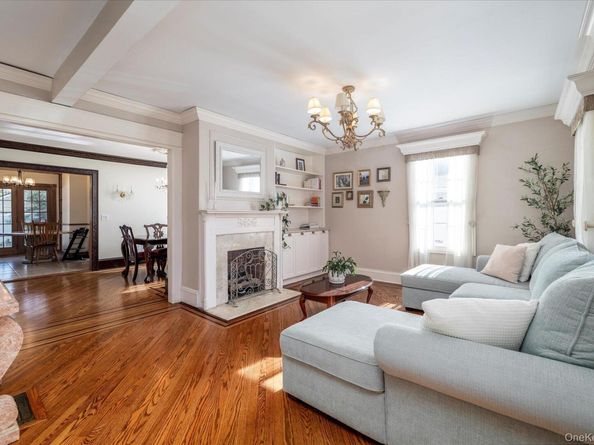 7 Waverly Place, Rockville Centre NY 11570