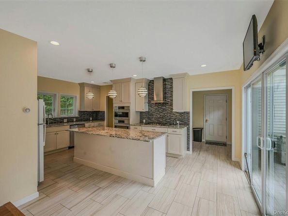 144 South Path, Calverton NY 11933