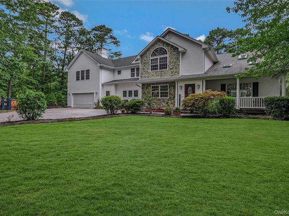 144 South Path, Calverton NY 11933