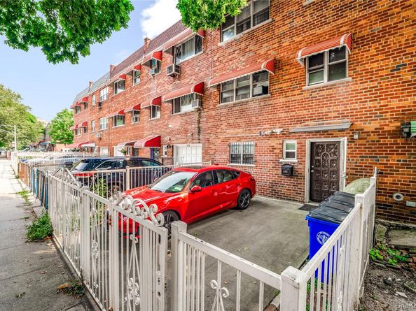 1068 Pugsley Avenue, Bronx NY 10472