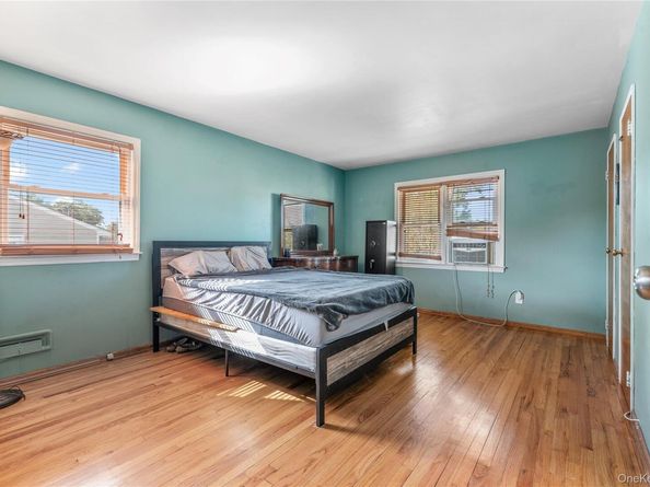 7 Ramsey Road, Plainview NY 11803