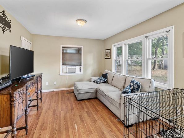 7 Ramsey Road, Plainview NY 11803