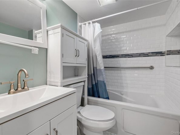 7 Ramsey Road, Plainview NY 11803