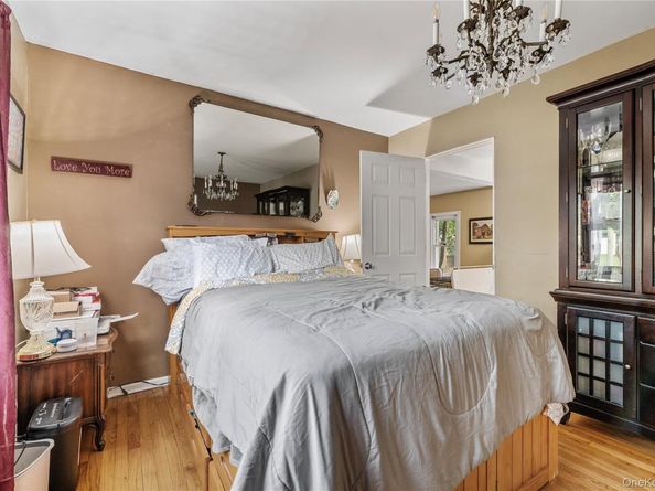 7 Ramsey Road, Plainview NY 11803