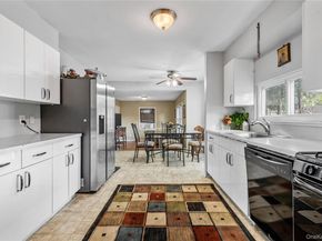 7 Ramsey Road, Plainview NY 11803